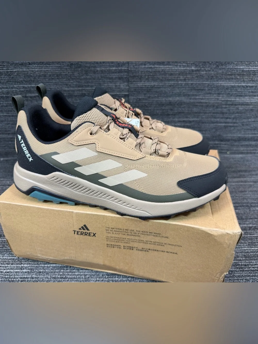 Adidas Terrex Anylander Hiking Cardboard/Blanch Cargo/Shadow Olive Mens 10.5 New